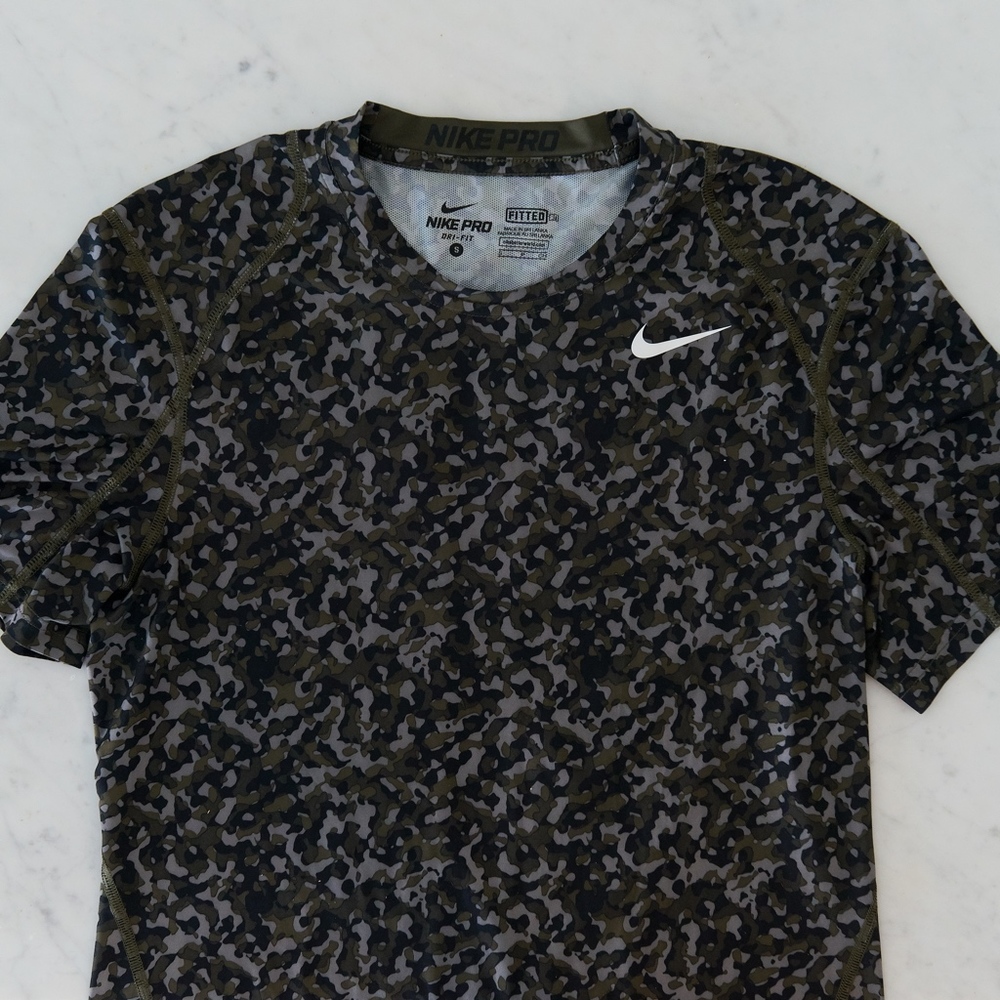 Nike Pro Camo T
